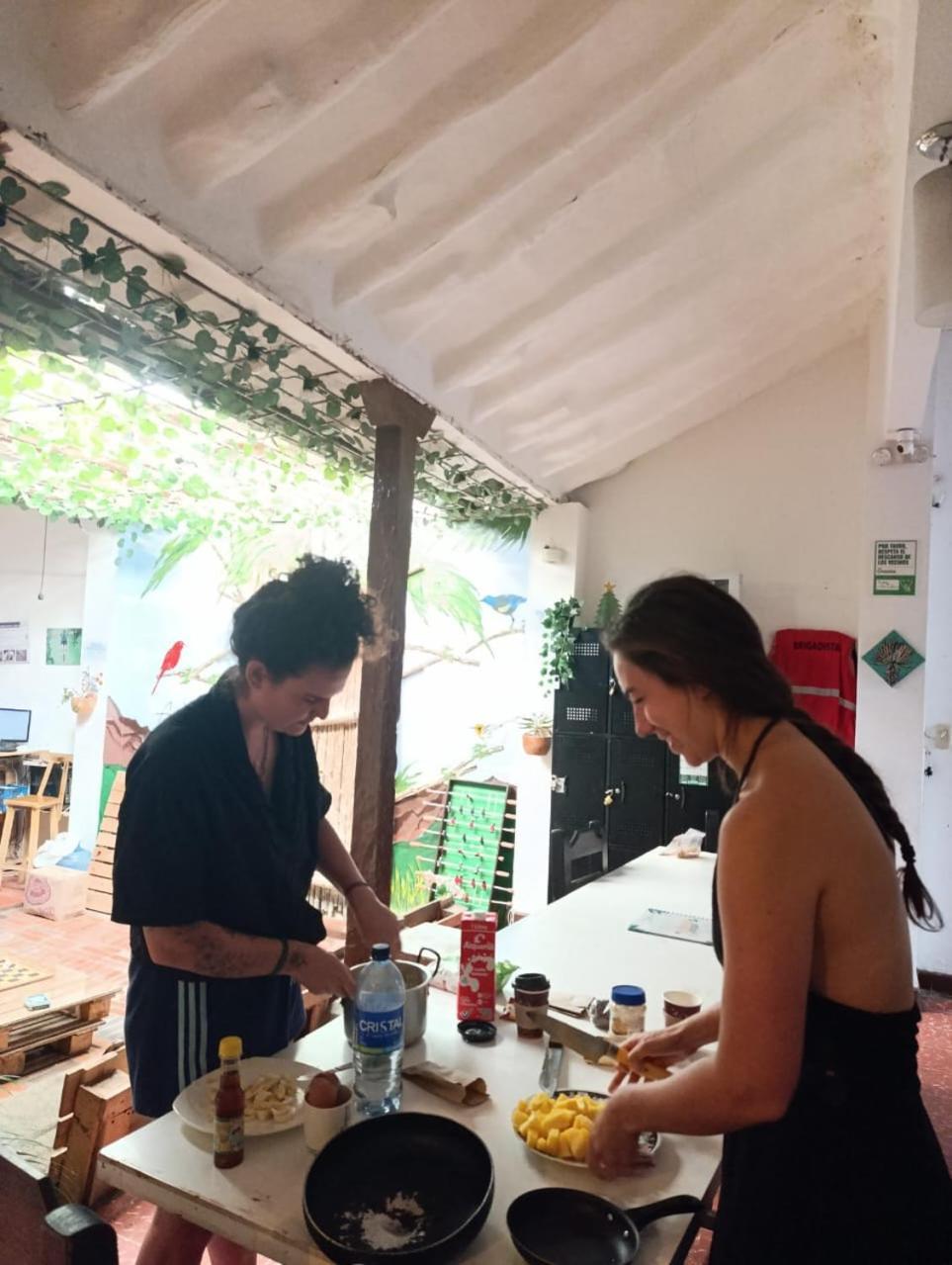 Adventure Hostel サン・ヒル エクステリア 写真